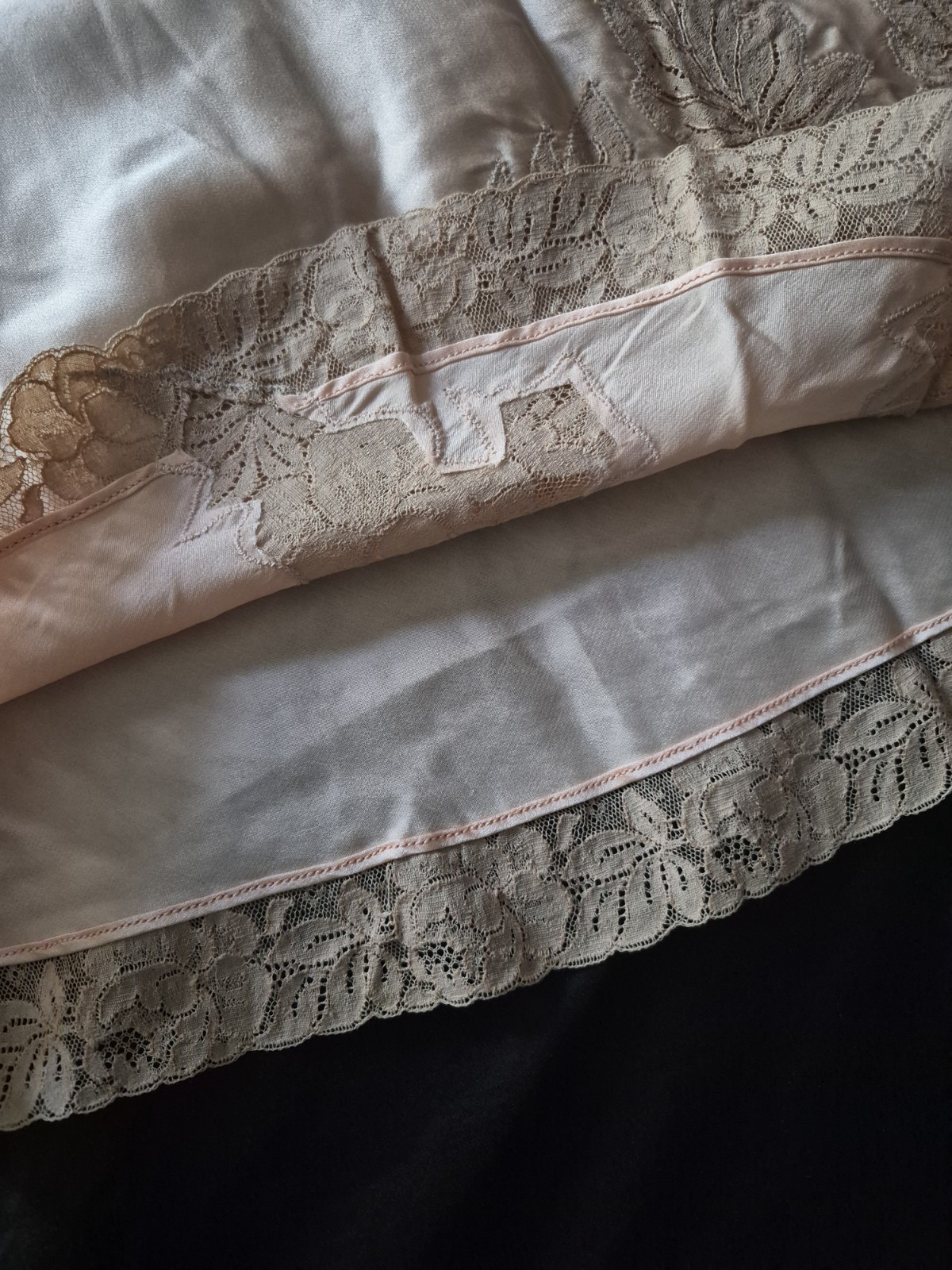Vintage 1940s Pink Satin Unbranded Full Slip Size 34 Ex.