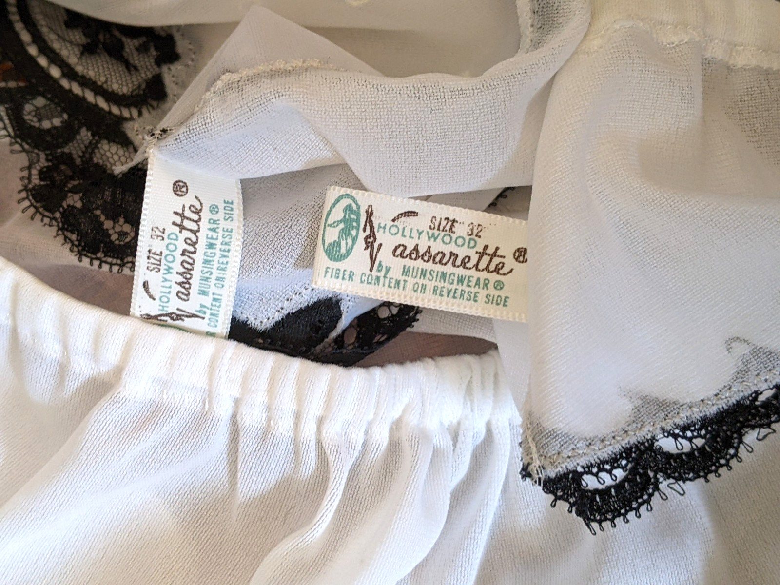 Vintage Hollywood Vassarette Crepelon Nightie and Panty Set NWT Size 32