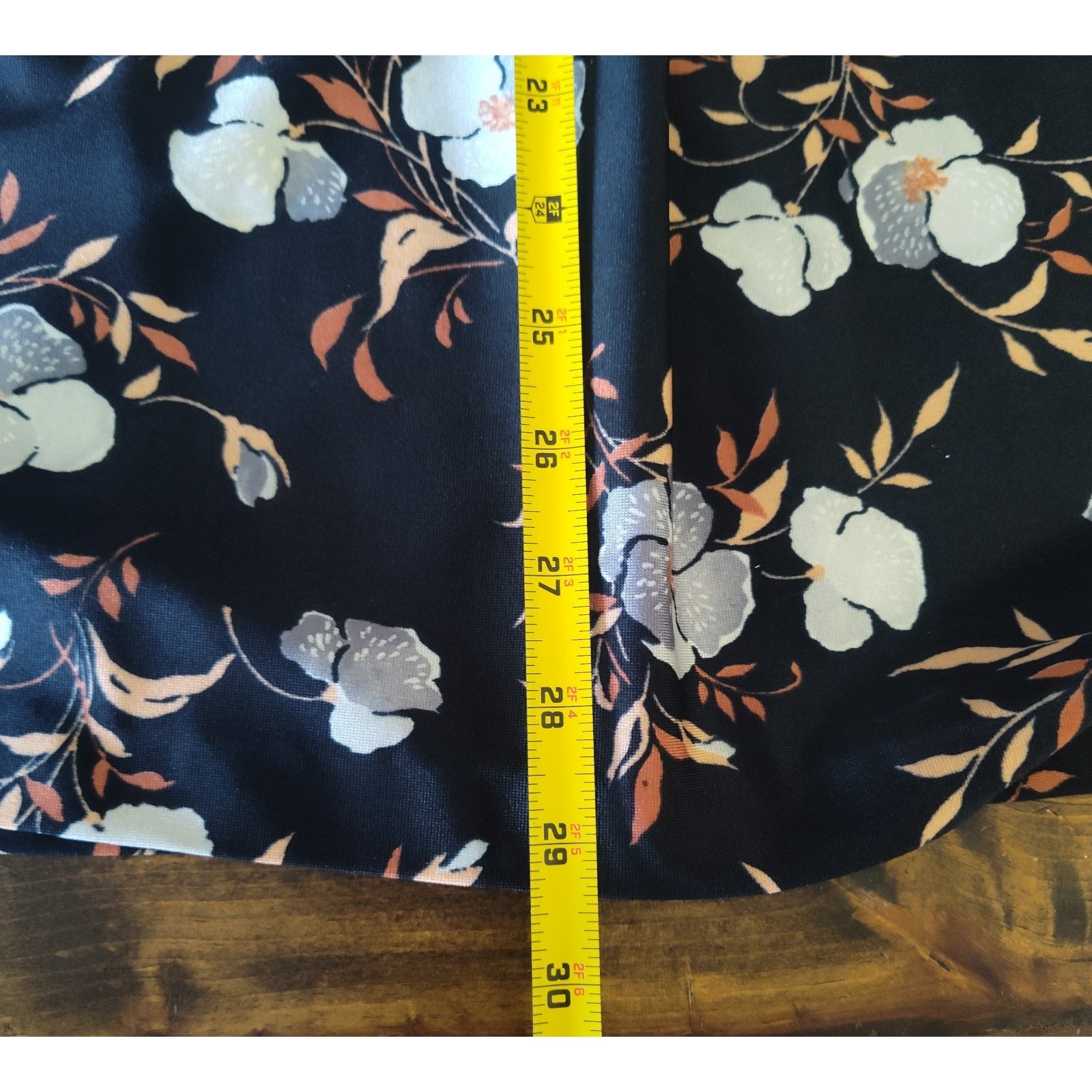 Vintage Floral Skirt Ship 'n Shore Qiana Nylon 26 Inch Waist Black White Midi