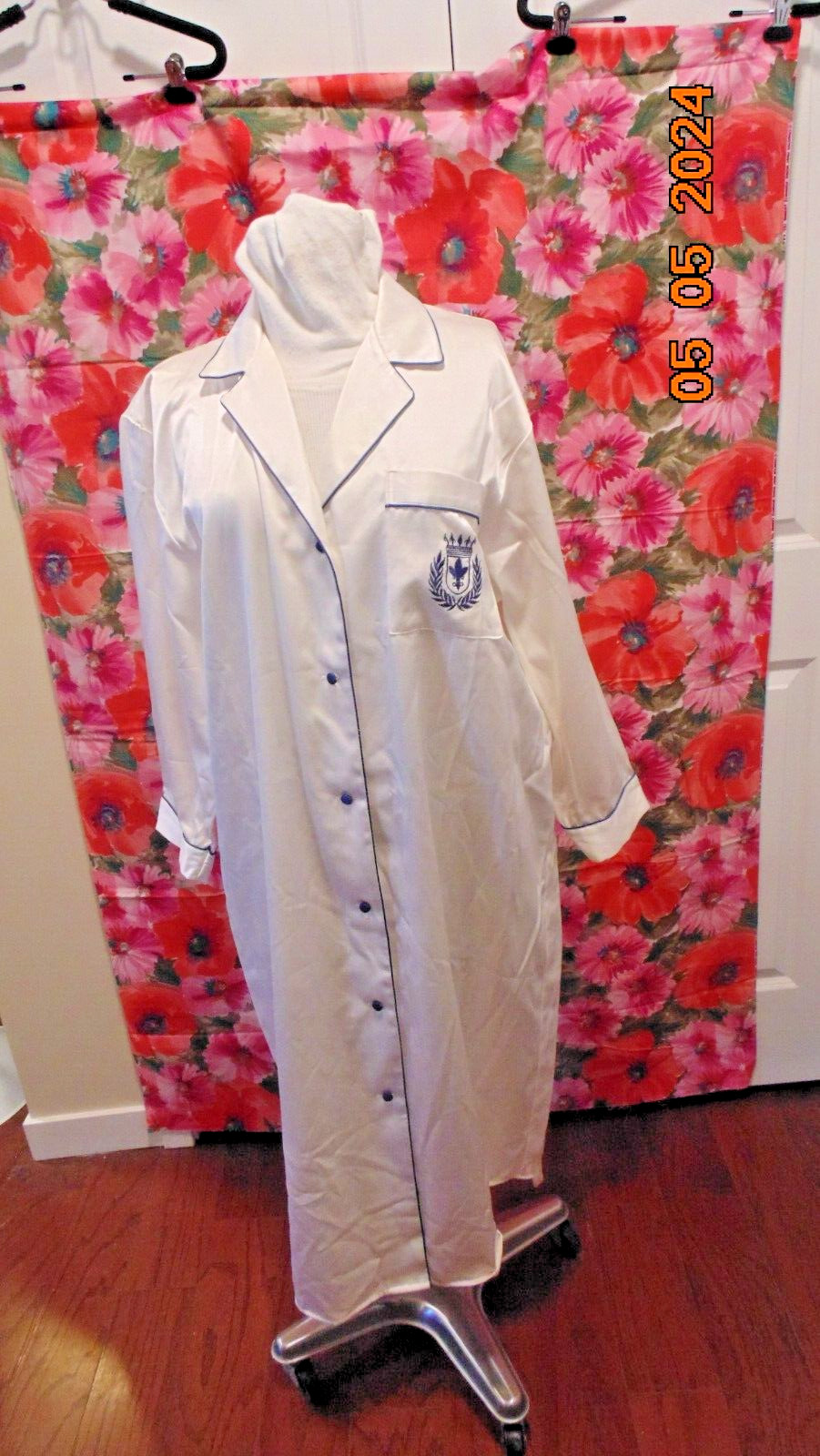 Vtg. Daford LTD -Brushed Back Satin LS Nightshirt Button Close -Women Size L