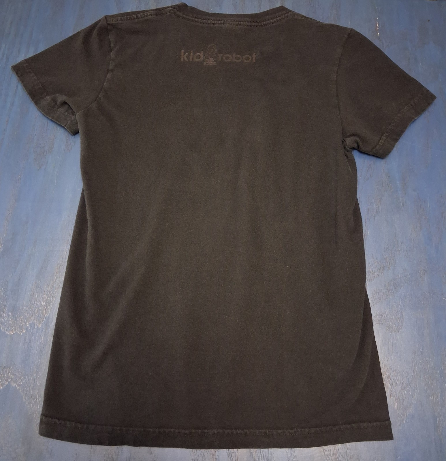 VTG Y2K Kidrobot I Am Plastic Black Graphic T Shirt Baby Tee Size Small Faded
