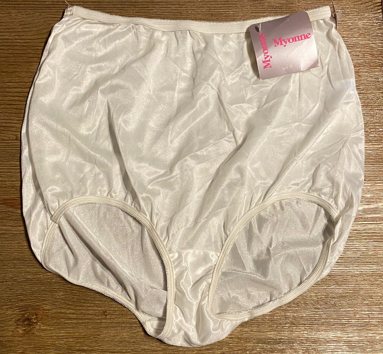 MYONNE VTG PANTIES – NWT NYLON SIZE 9 (44-45 HIPS) Granny Panties Style White