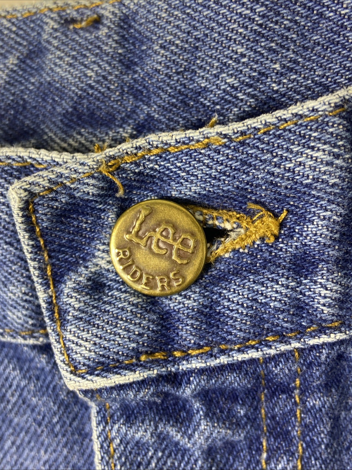 Vintage Lee Riders Women’s Size 12 Med Blue Distressed Denim Jeans Union Made
