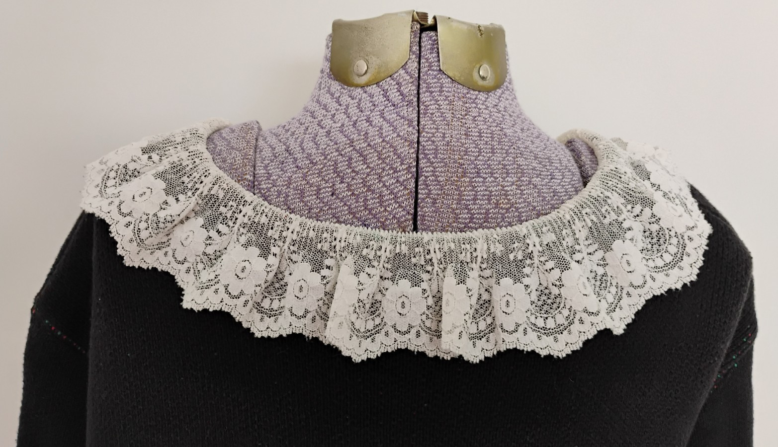 Vtg Christmas Cardigan Sweater Women’s Lace Collar Cottagecore USA L Holiday
