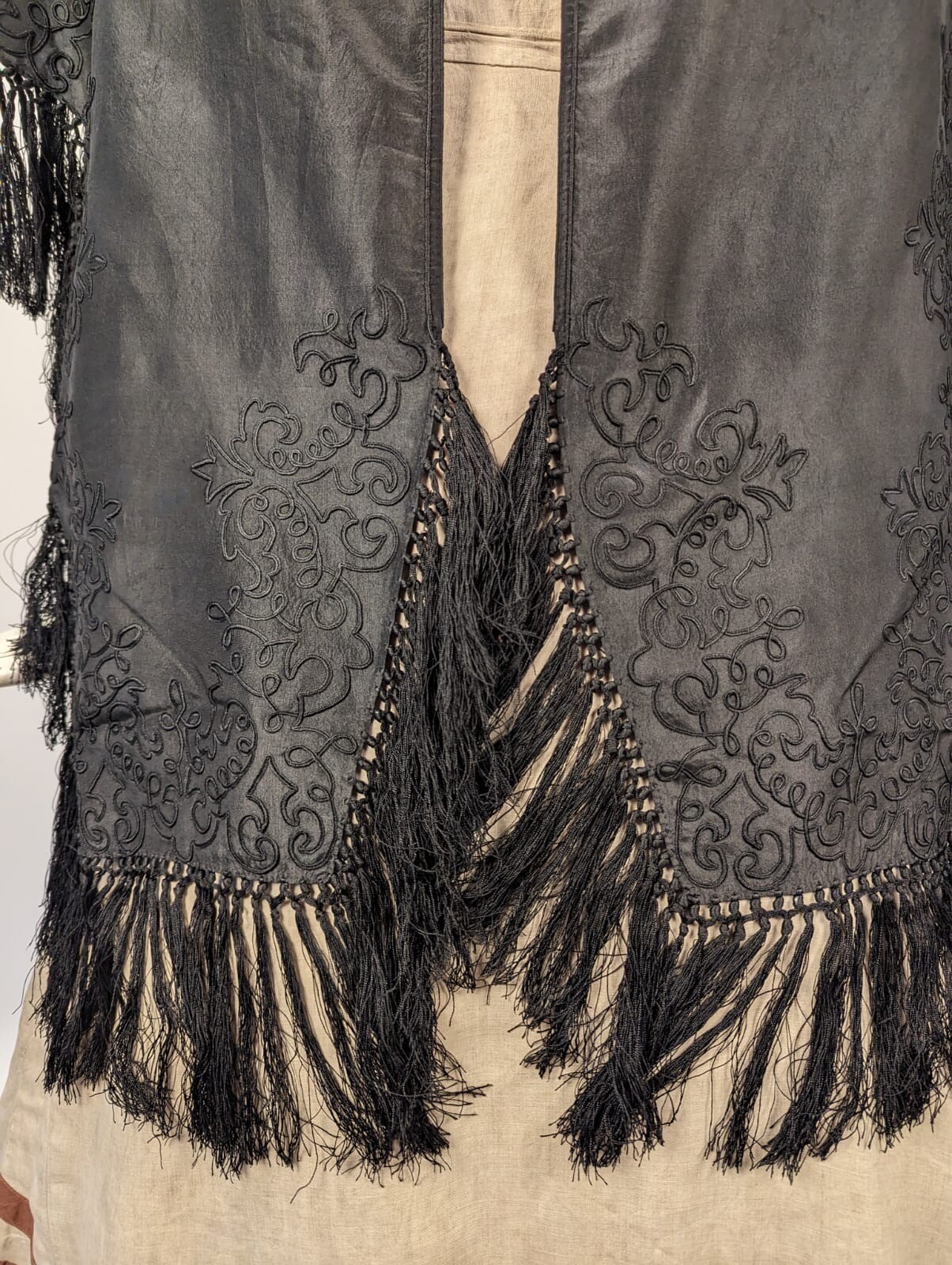 CIVIL WAR 1850’S BLACK SILK TAFFETA MOURNING MANTLE CAPE W SOUTACHE FOR DRESS