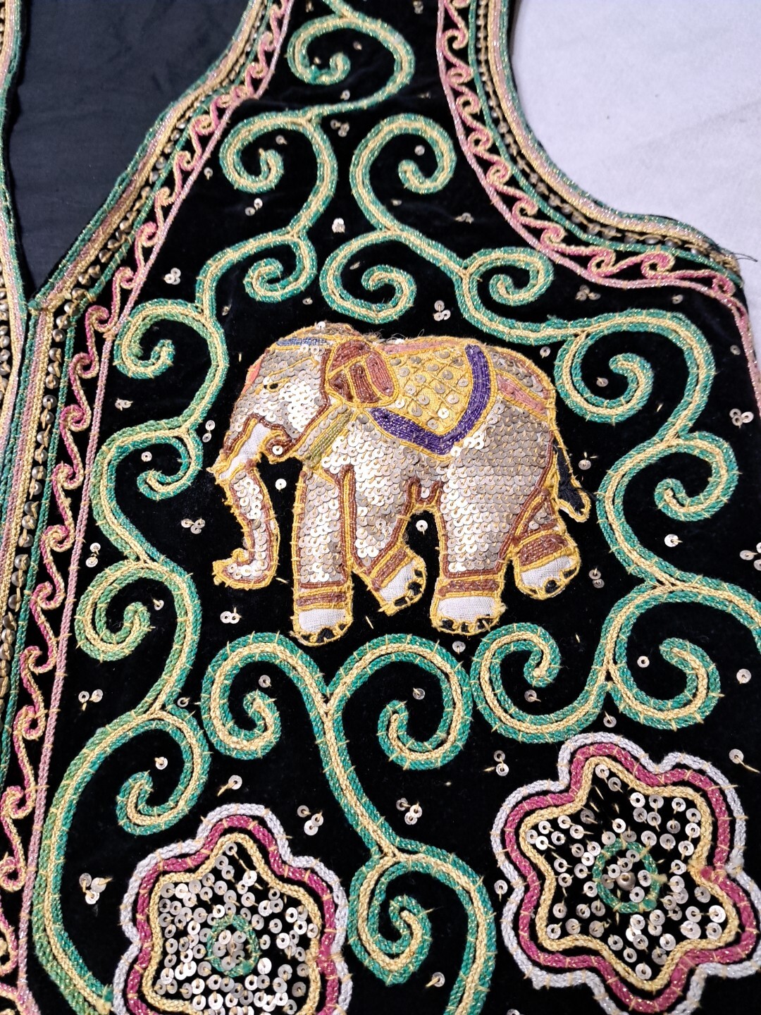 Vintage Carol Horn Workshop 3D Elephant Vest Embroidered Beaded Sequin Boho M/L