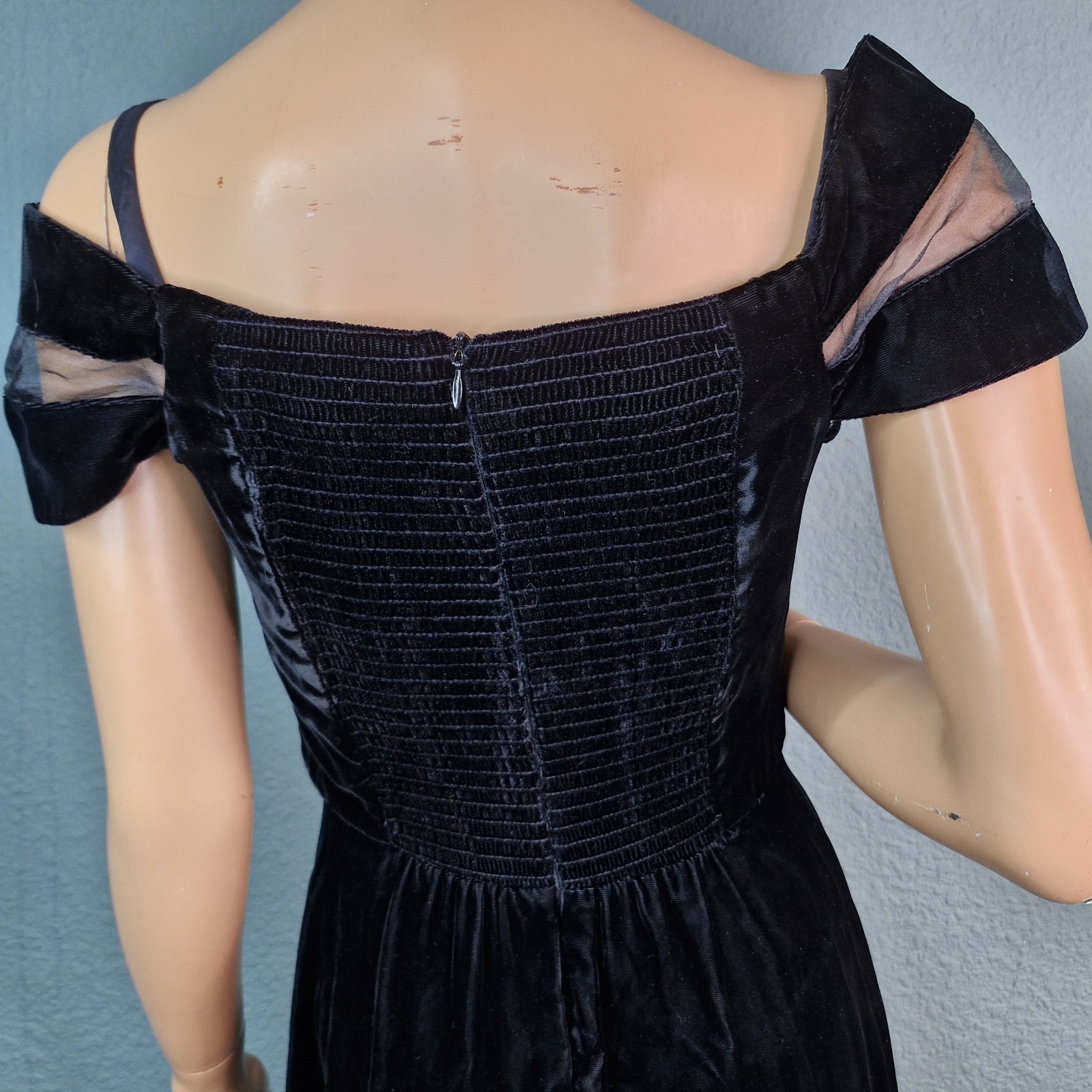 Vintage 90s Y2K Victoria’s Secret Moda Intl Black Velvet Gown Illusion 8/S