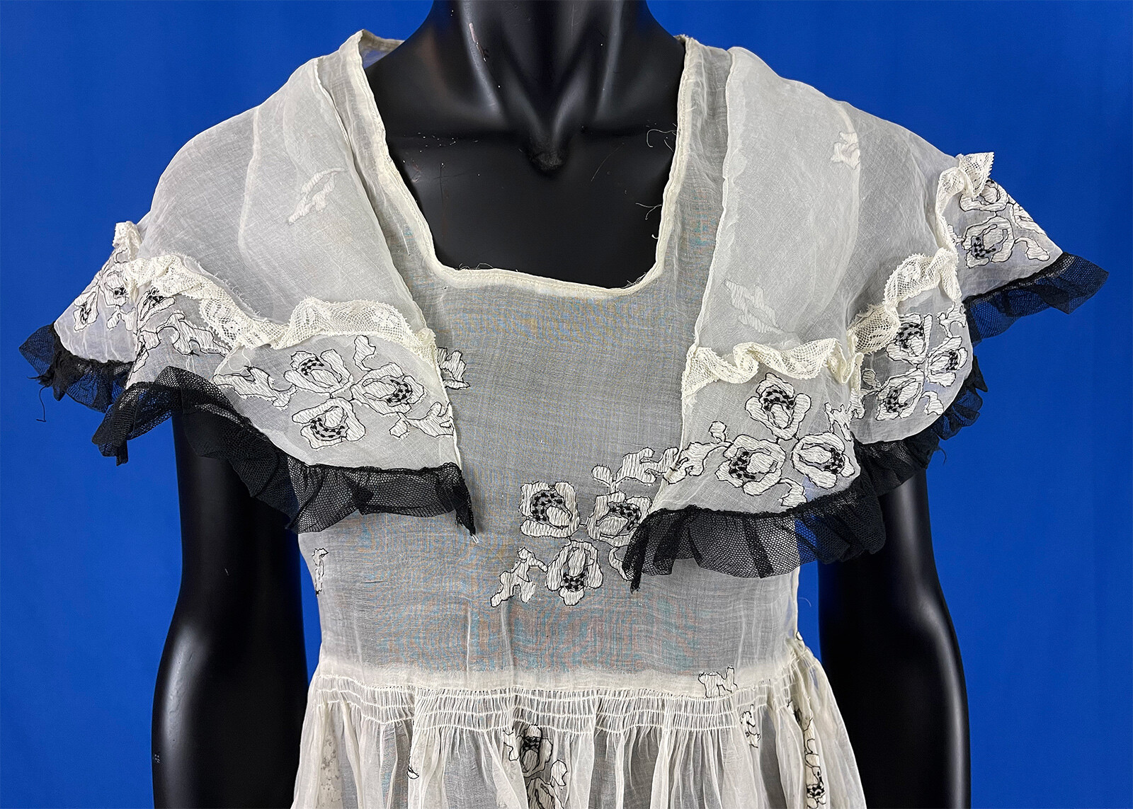 Vintage 1920s White Organdy Organza Black Lace Embroidered Flowers Flounce Dress