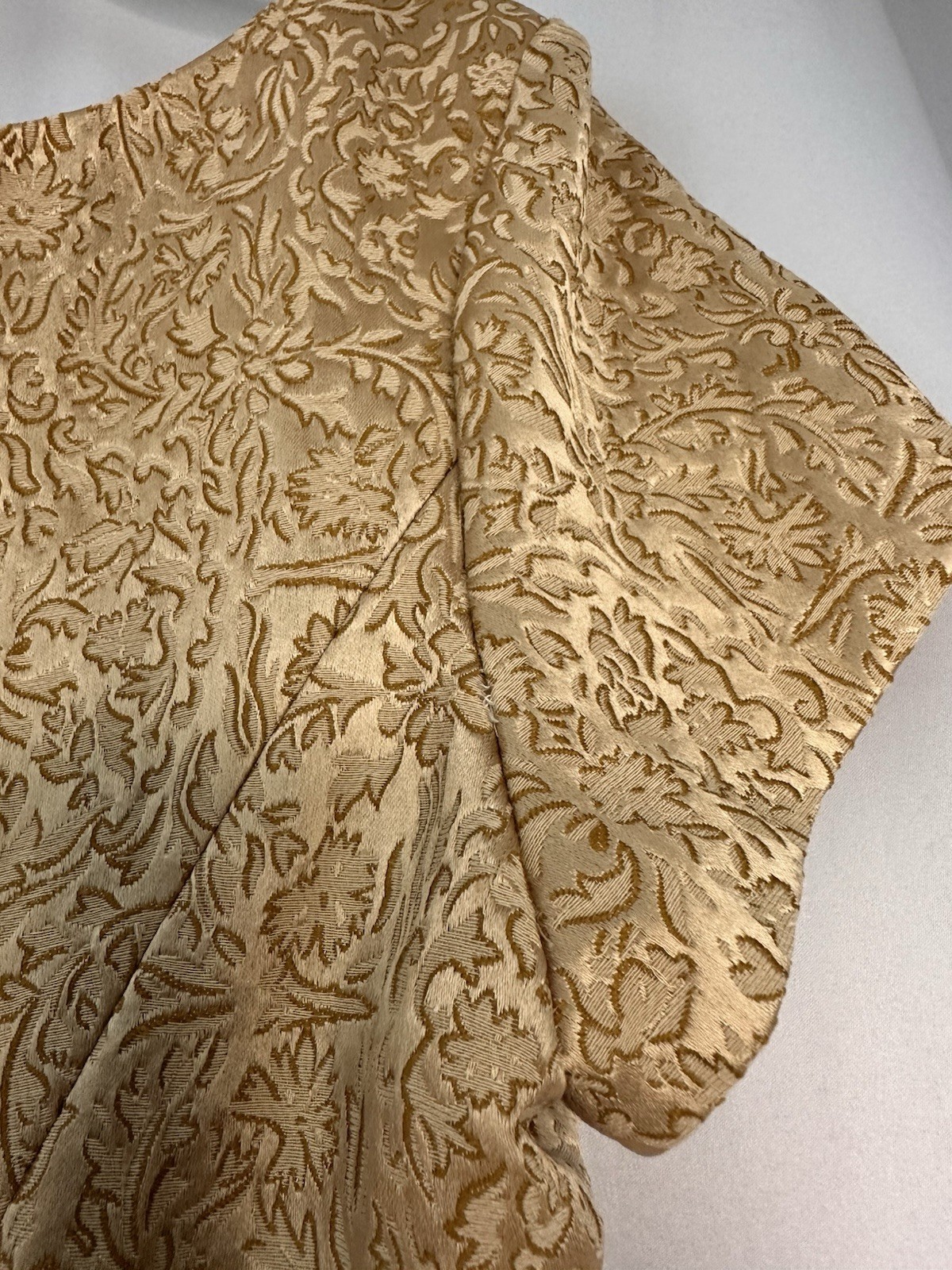 Vintage Juliana Gold Metallic Damask Sheath Dress 6 Brocade Cocktail Glam Party