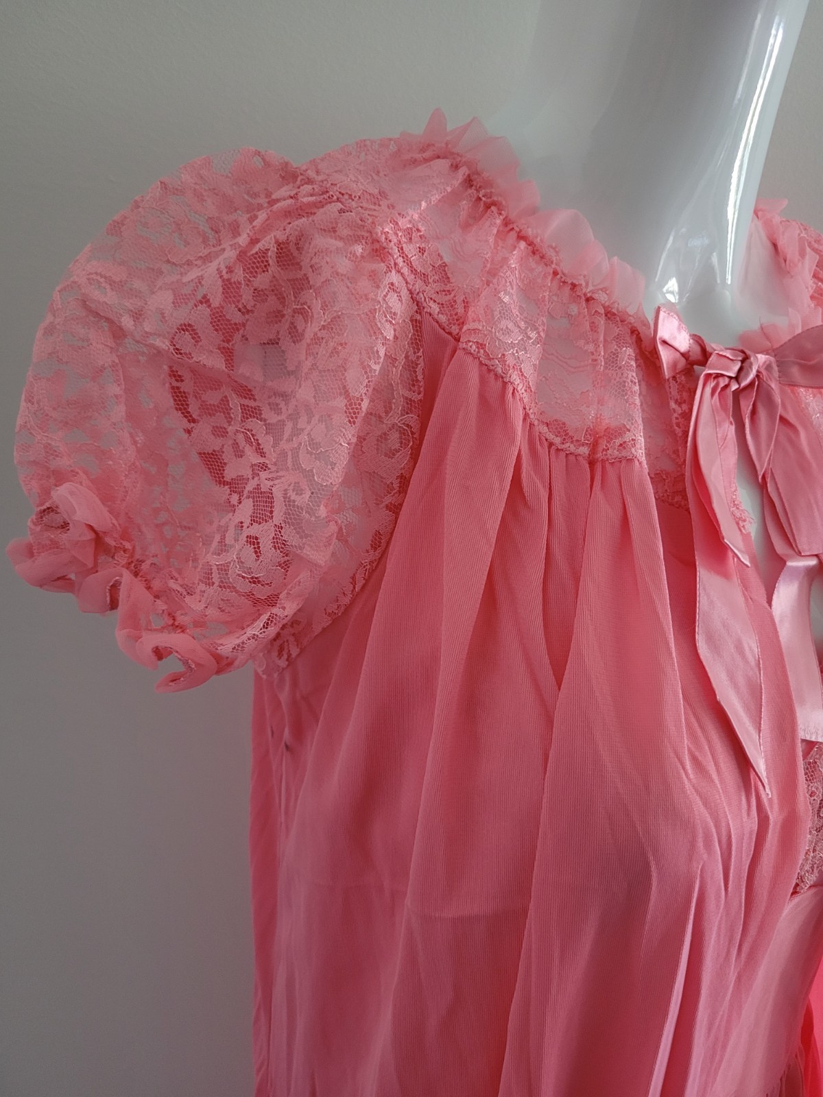 Vintage Enchanting Gown Peignoir Set Babydoll Pink w Lace Nightgown Robe 38