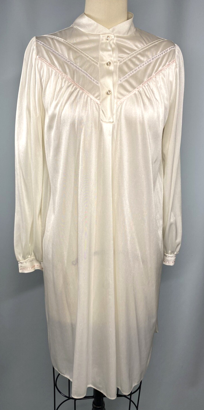 Vintage Nightgown SIZE SMALL white nylon short THE FASHION PLACE SEARS 70s 80s