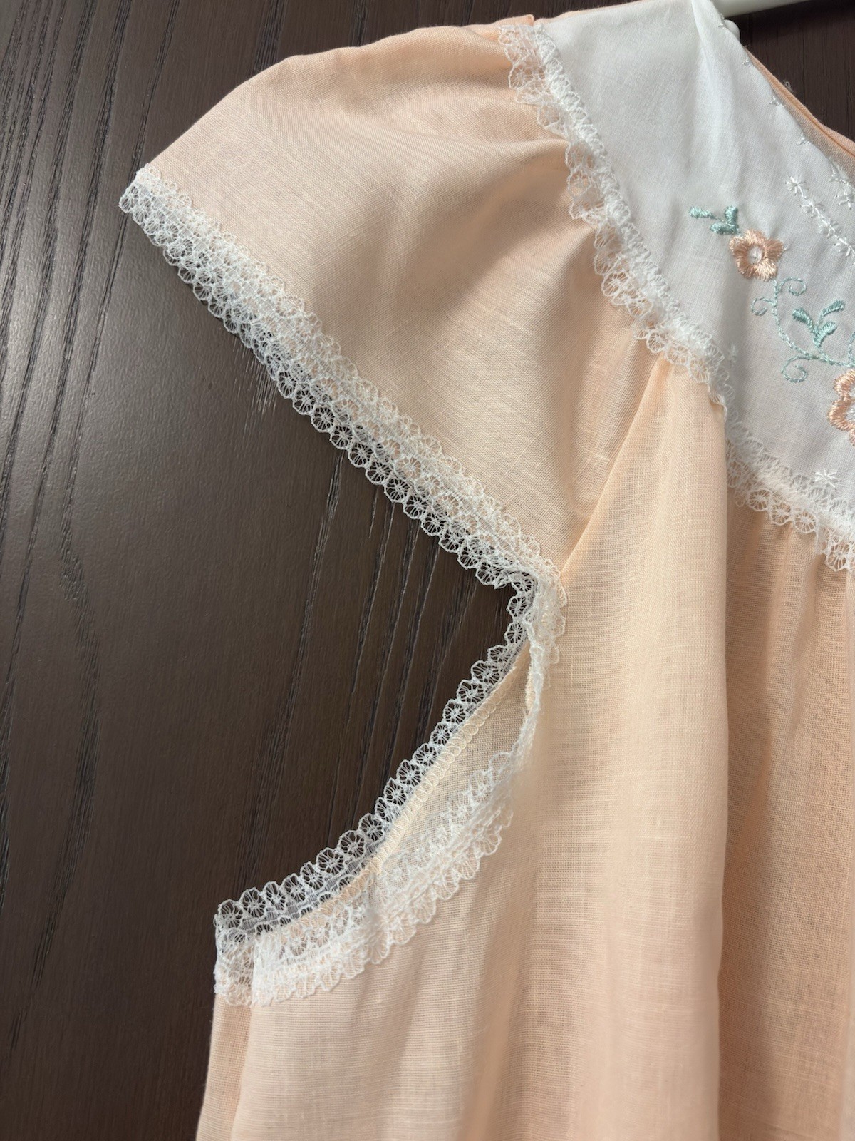 Vintage Berkliff Knee Length Peach Nightgown Lace & Flutter Sleeve Size M