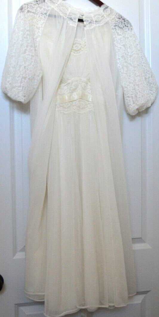 Vintage VANITY FAIR Nightgown Robe Peignoir Set Small Ivory Long Lace Nylon Puff