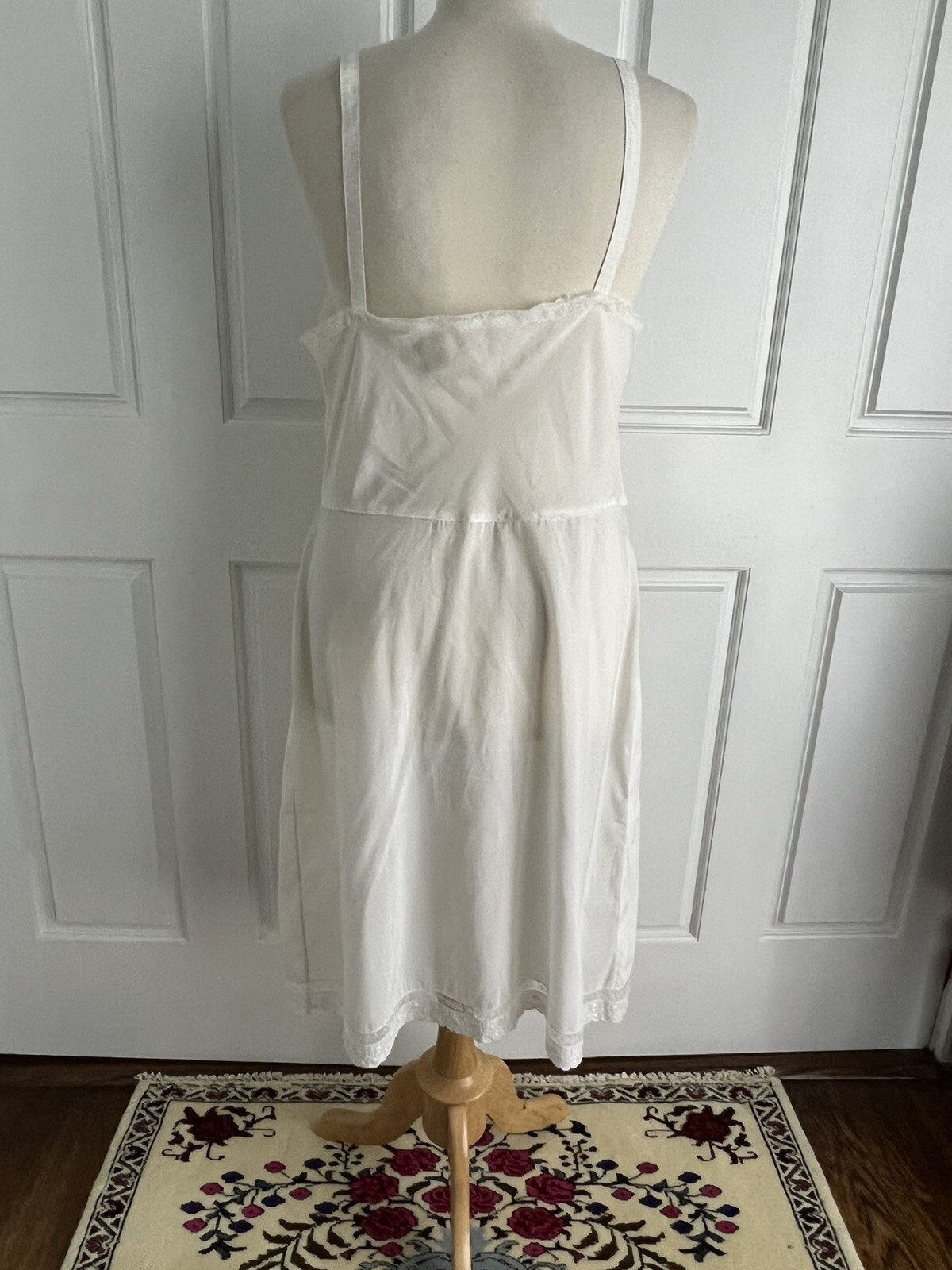 Vintage 1950’s White Rayon Full Slip Eyelet Embroidered Bust Lace Trim M/L