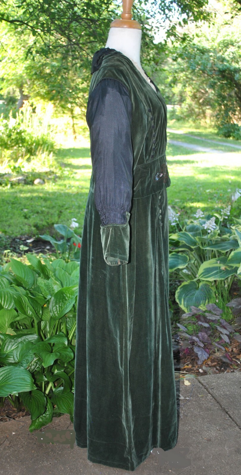 Antique Dress 1915 Green Velvet Evening Dress, Arts And Craft Embroidery Design