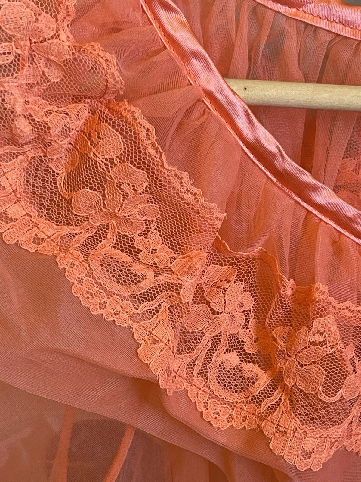 Vtg Coral Sheer Peignoir Housecoat w/Lace Chiffon Ruffles and Satin Ribbon Tie~L