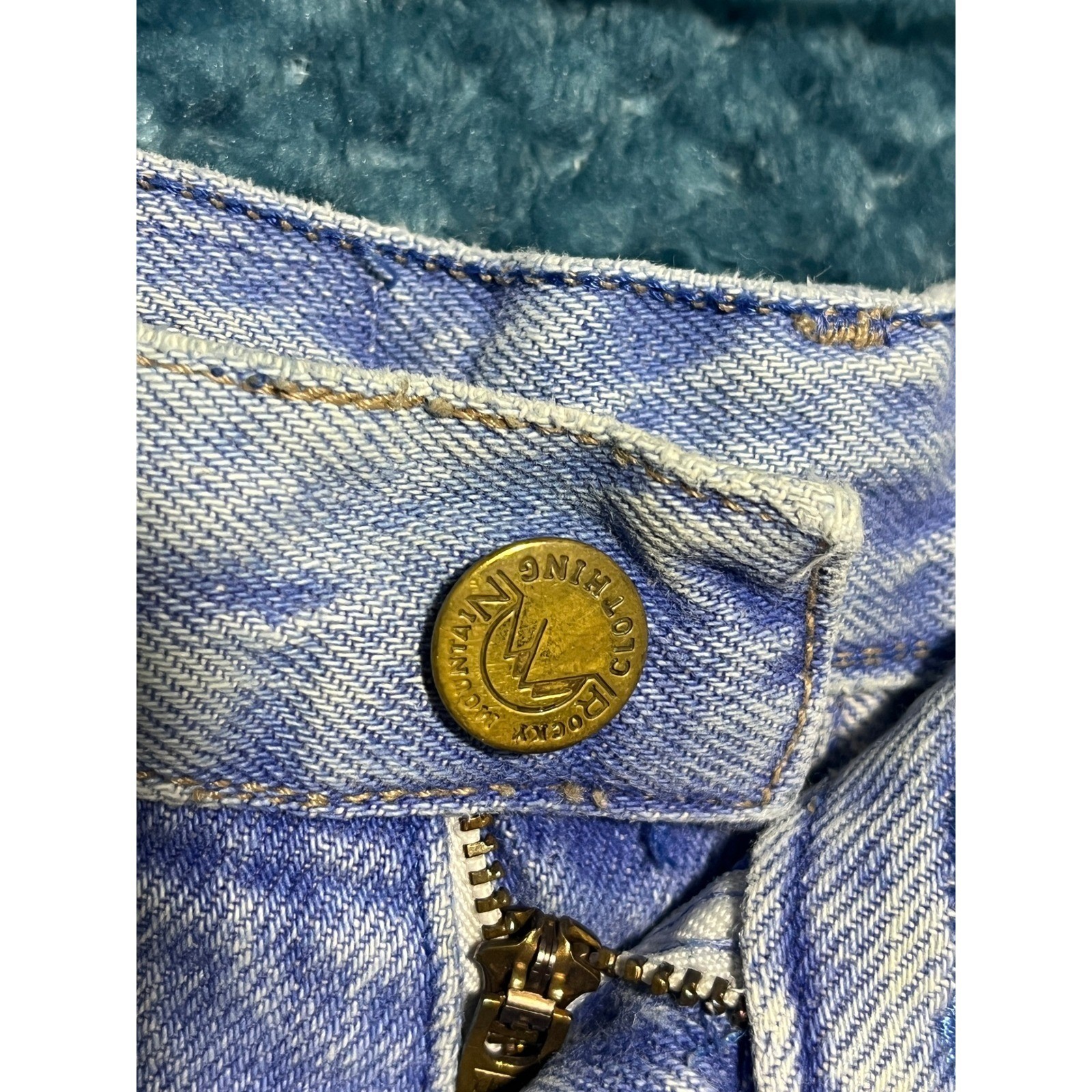 Vintage Rocky Mountain Clothing Co High Waist Western Pleated Jeans Light Wash