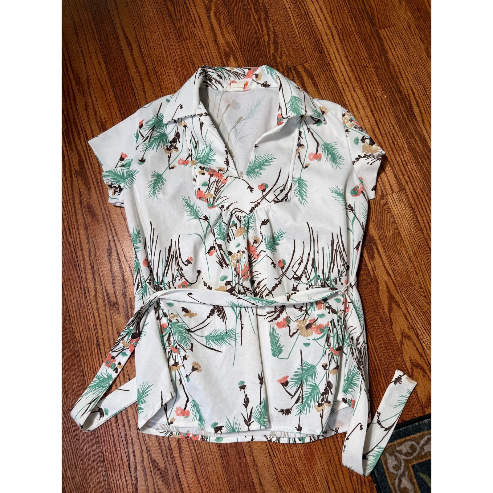 VTG 70s Smartique Floral Top 38 Groovy Psychedelic Mod Disco Dagger Collar