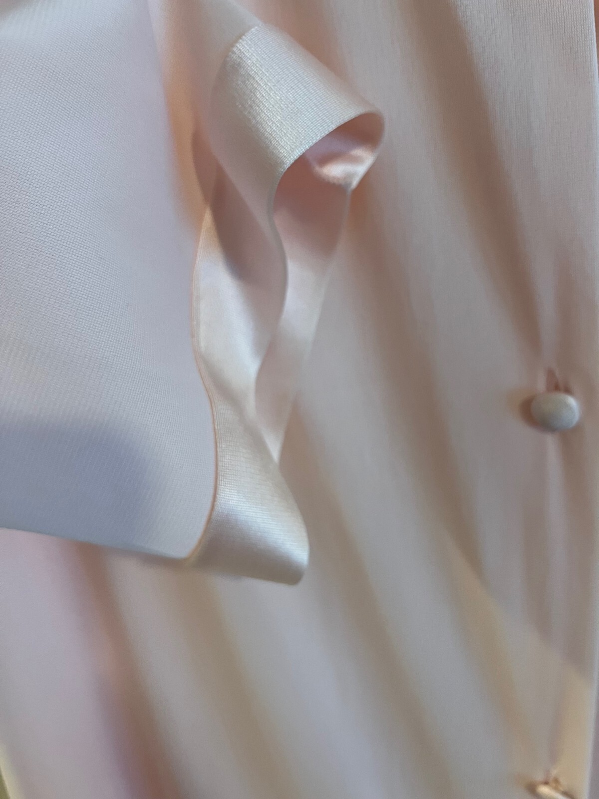Vanity Fair Blush Pink Nylon Negligee – Size Small – Made in the USA Vintage