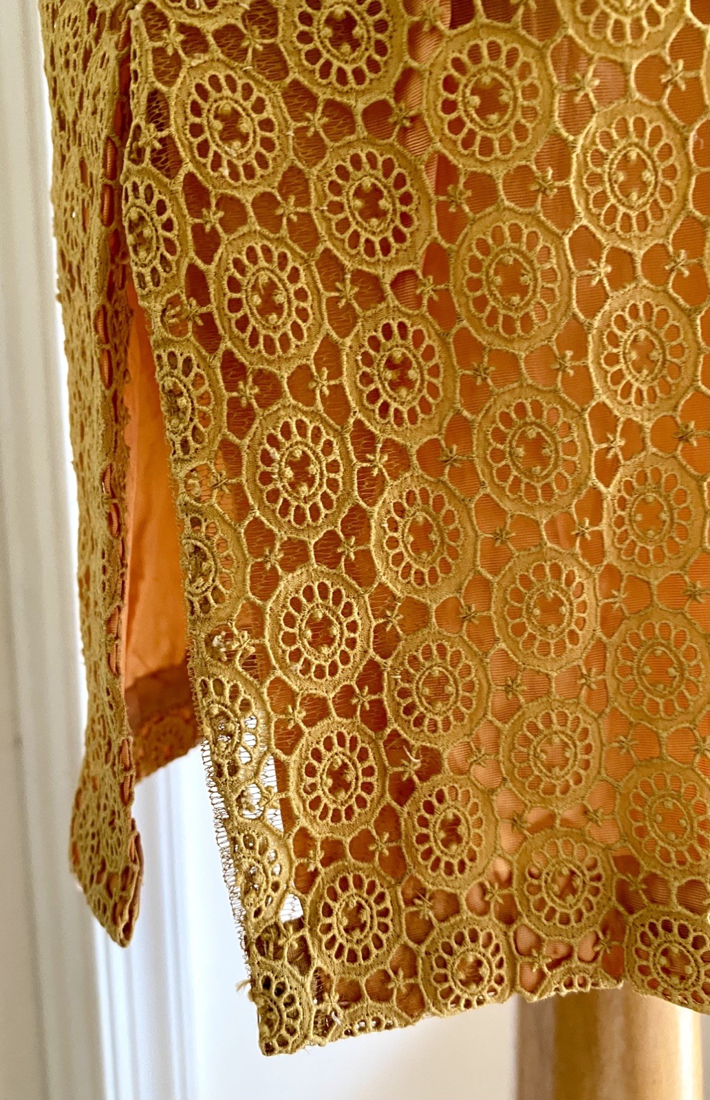 Vintage 50s 60s Gold Lace Manila Cheongsam Dress Carved Bodhi Rose Buttons XS/ S