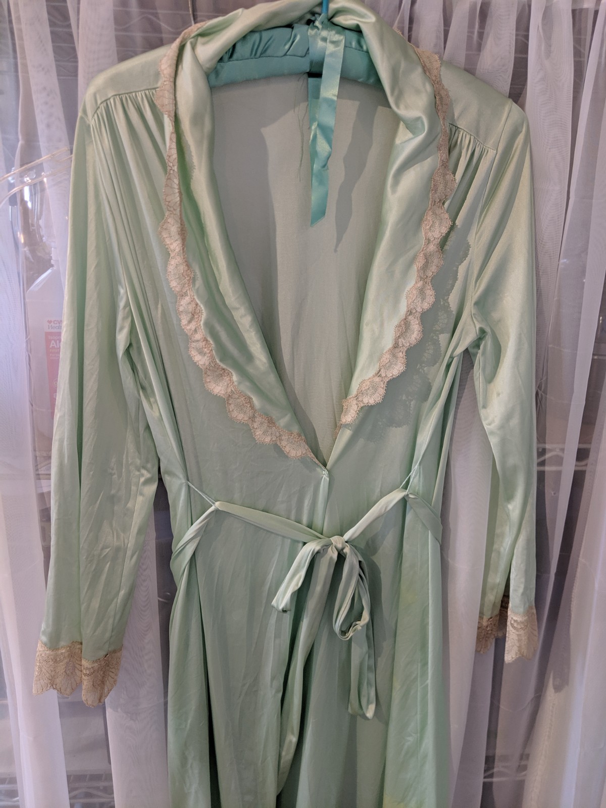 Vintage Nightie Robe Vanity Fair sz 34 57″ long Light green + lace