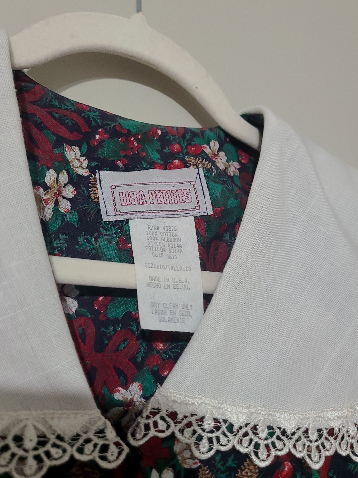 Women’s Size 10 Vintage Lisa Petites Holiday Vibe With White Lace Collar Dress