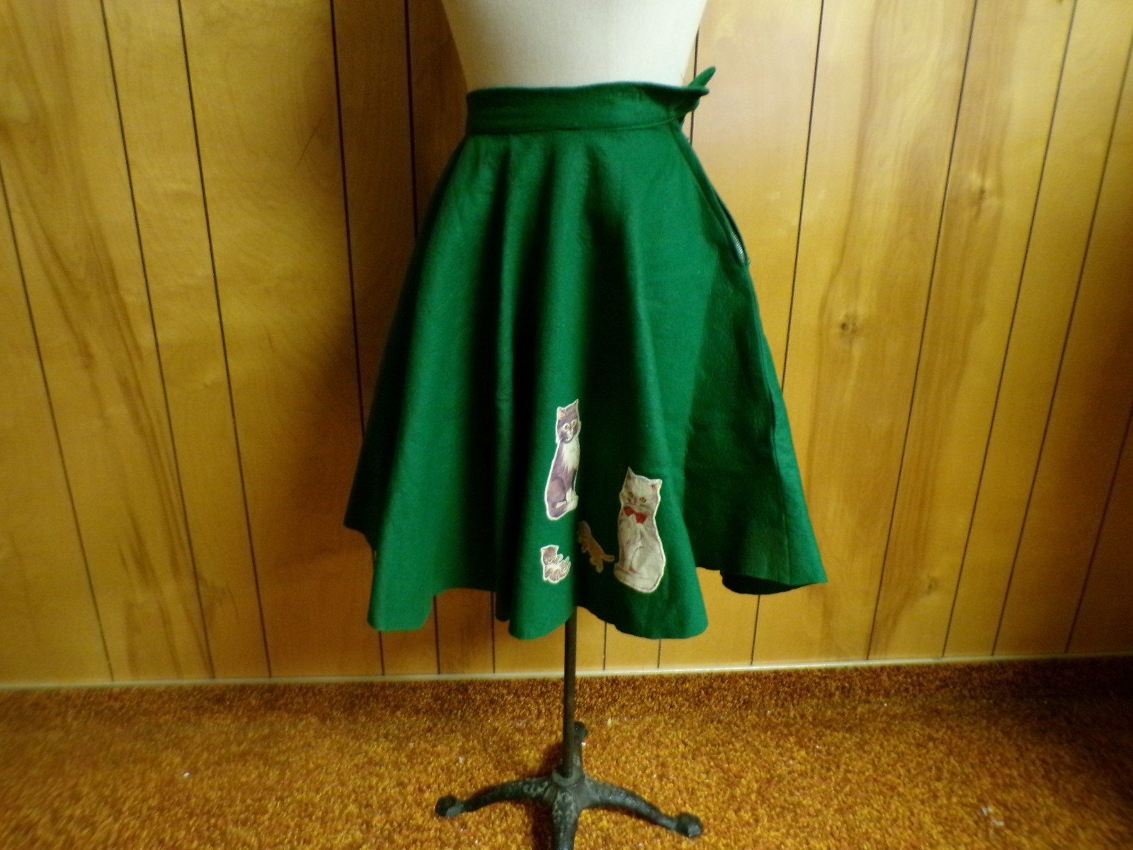 Vintage 1950’s Felt Poodle Cats Skirt Waist 26″