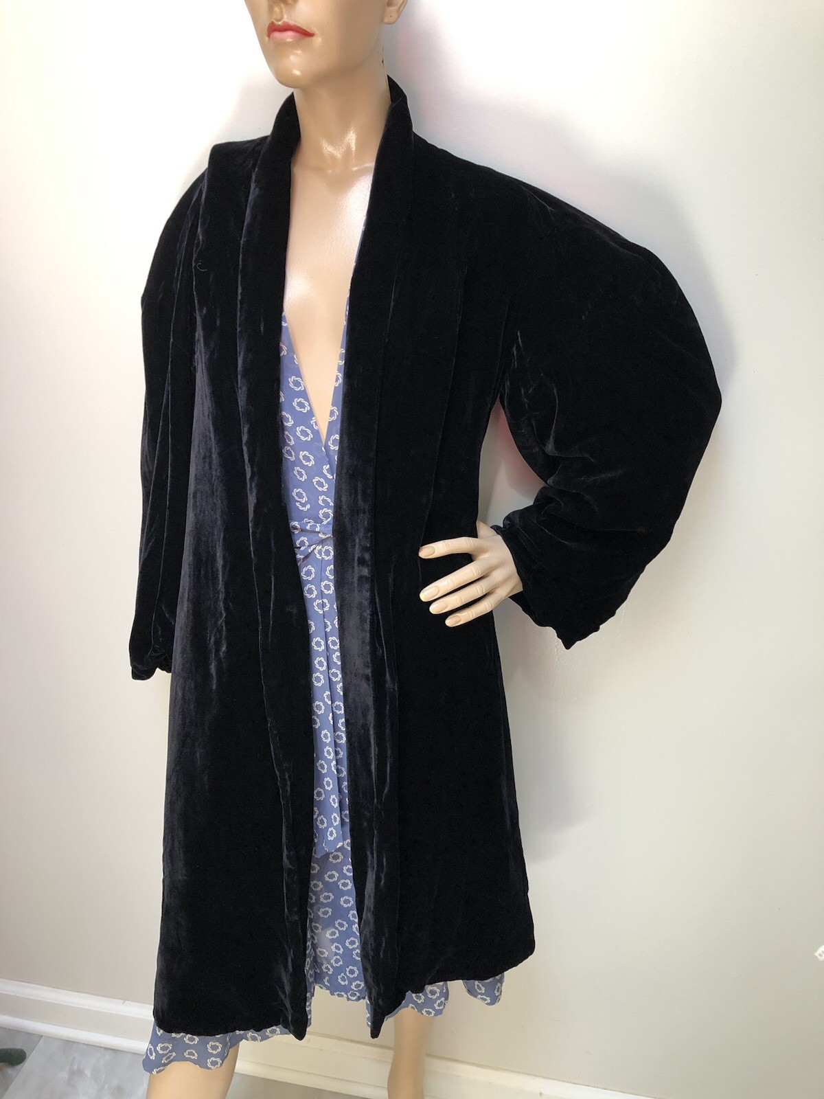 VTG 1940s Black Rayon OR Silk VELVET Evening Clutch Coat, Joseph Horne Co