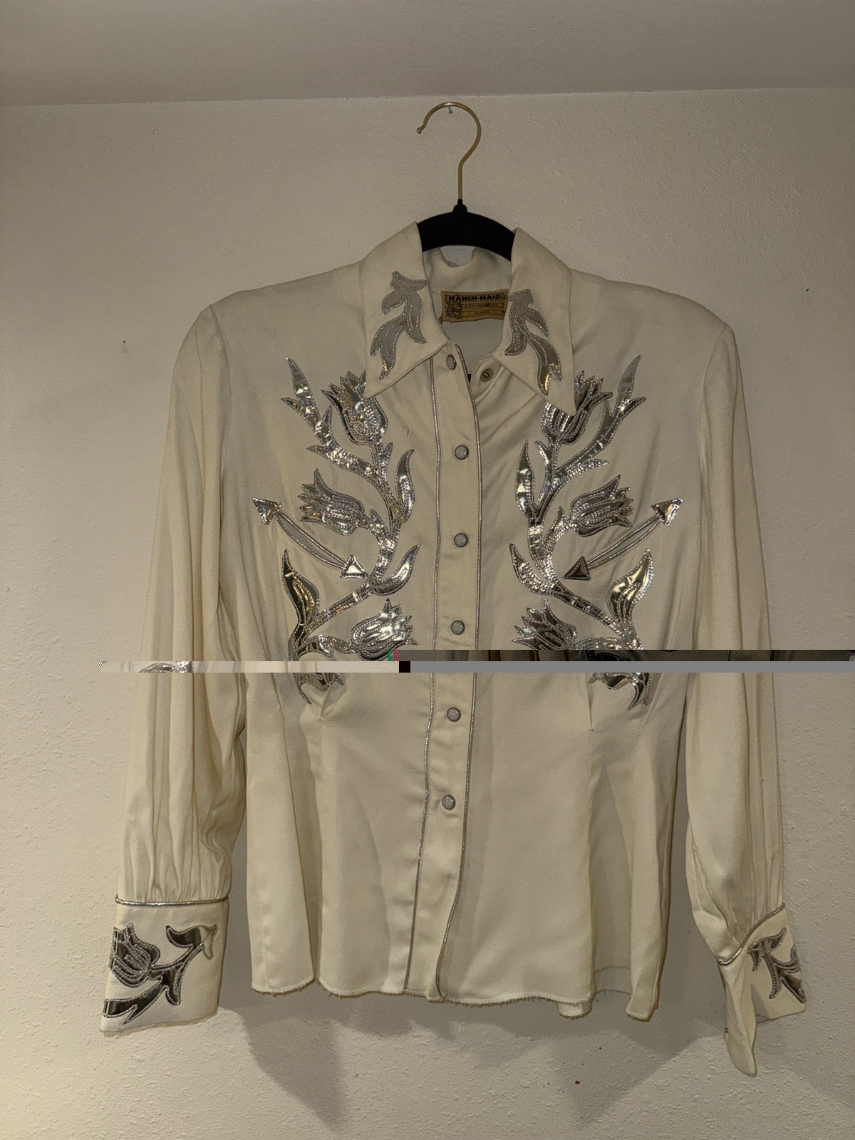 Rare Vintage Ranch-Maid Western Wear Pearl Snap Blouse Ivory Silver Appliqué