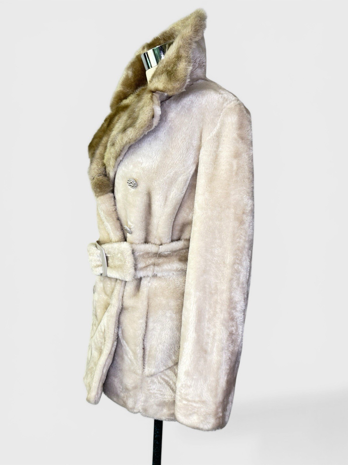 VTG Betty Rose ILGWU Union Made Beige Faux Fur Belted Coat Women’s