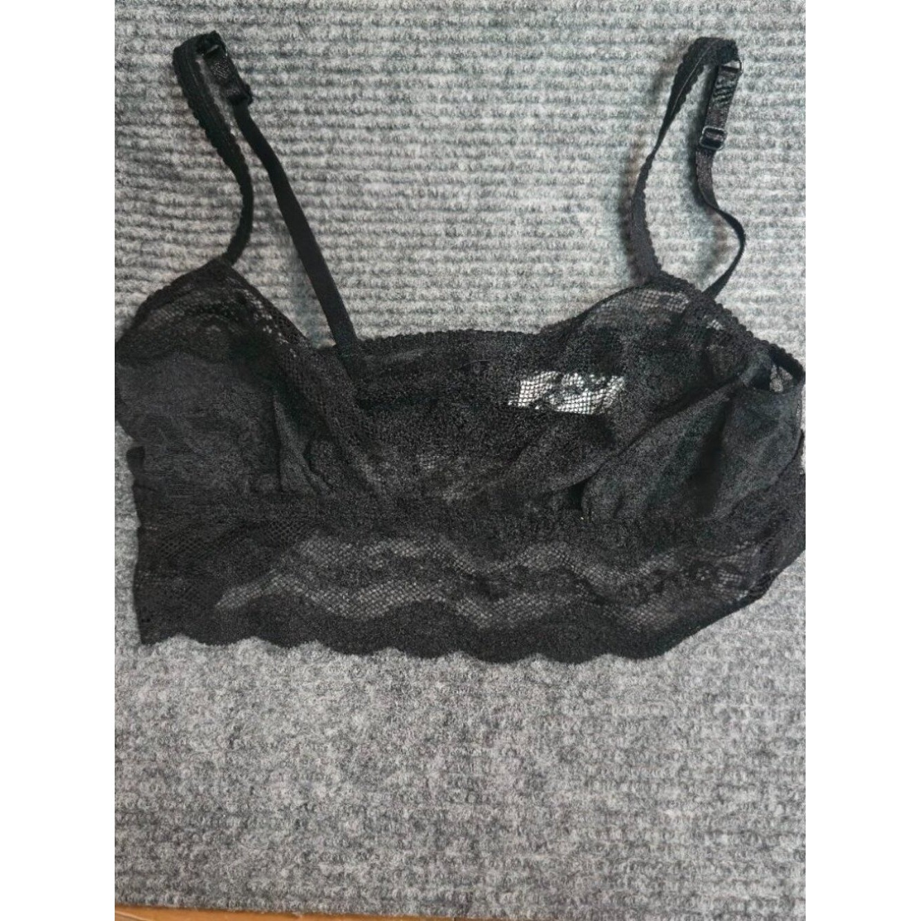 b.tempt’d Black Lace Bralette Women’s Medium