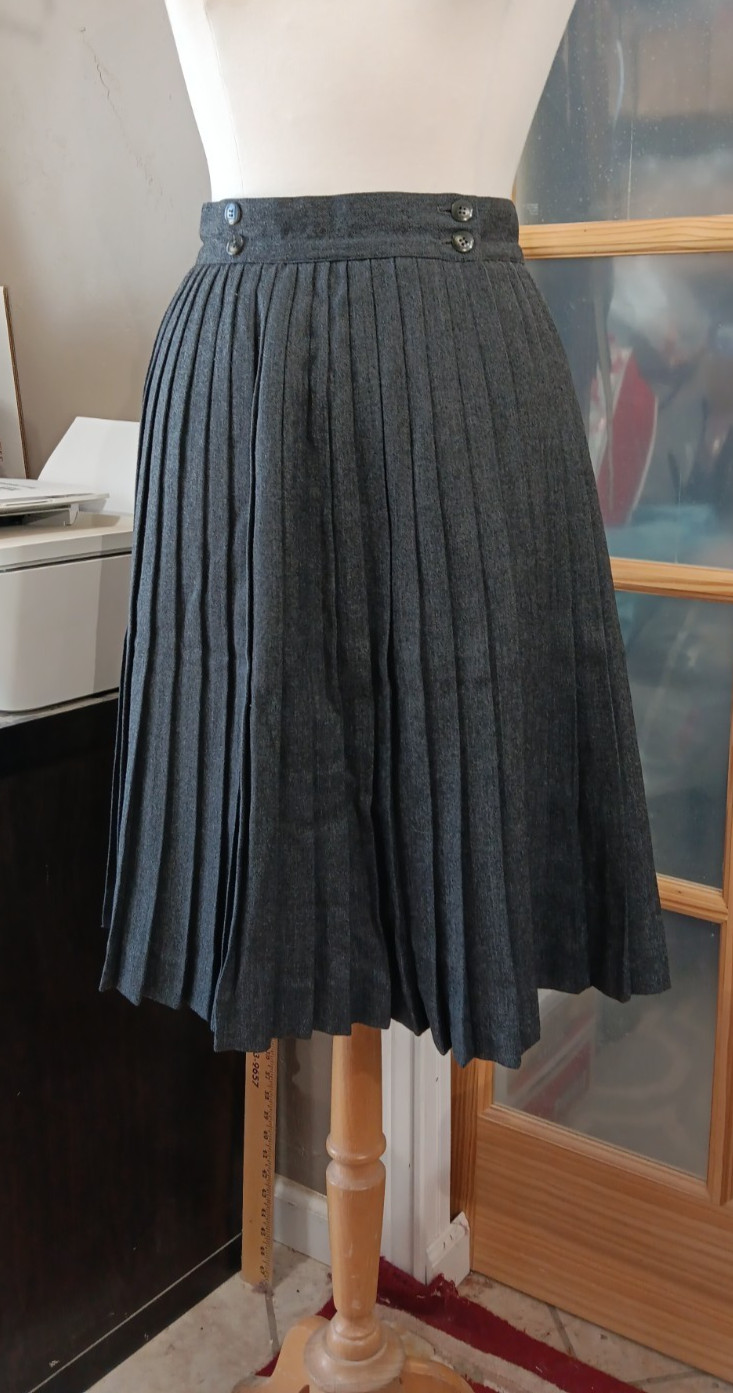 Vintage Pleated Skirt Pure Wool Jones New York Gray Sz 6 Knee Length Perfect