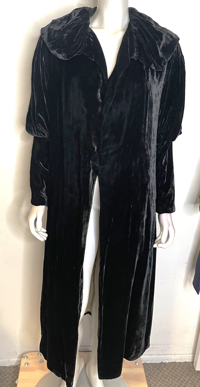Antique 30s Black Velvet Opera Coat S M Mutton Sleeve Wide Collar Cloak NRA Tag