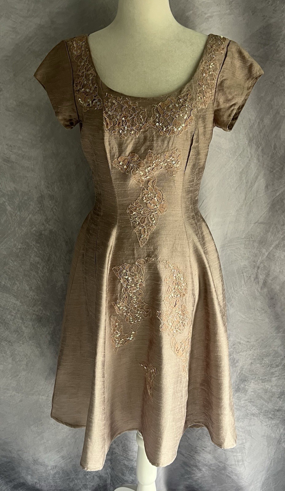 Vintage 1950s Mauve Pink Shantung Raw Silk Fit & Flare Skirt Party Dress Lace S