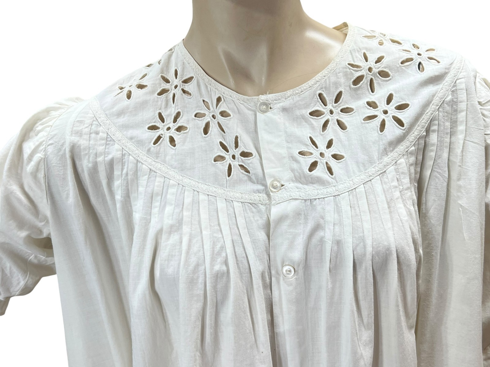 Vtg Early 1900s Creamy White Cotton Nightgown Hand-Stitched Eyelet Lace Trim