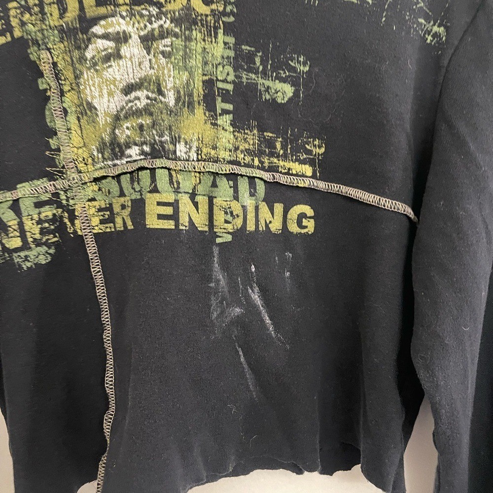 Vintage Y2K Skater Grunge Streetwear Black Graphic Cropped Long-Sleeve Top