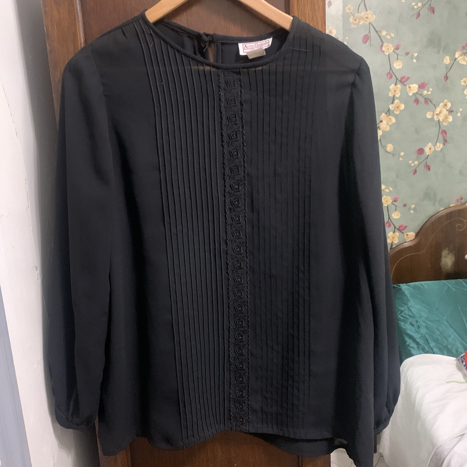 Armon Original New York Size Says 24 W But Fits Like A Medium Or Even A Large