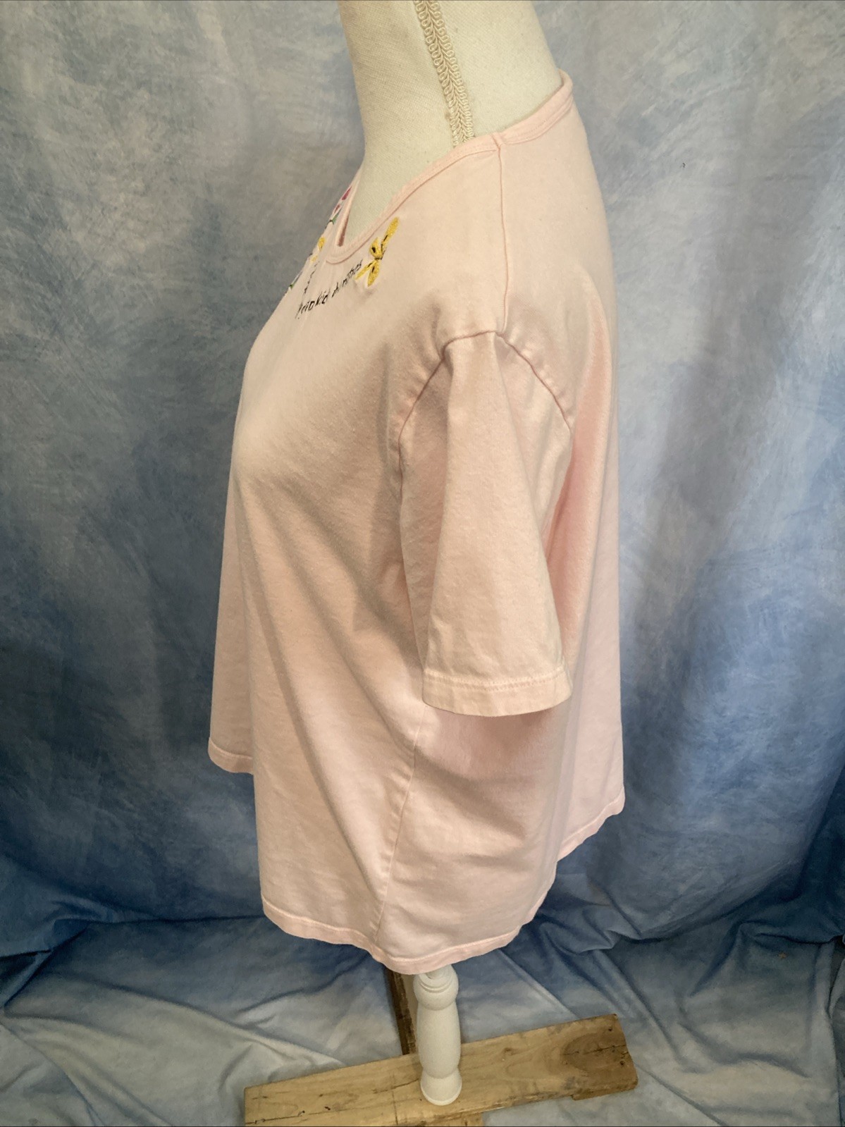 Vtg 90s Y2K M&C Sportswear Grandmacore Embroidered Pink V-Neck T-Shirt XL Cotton