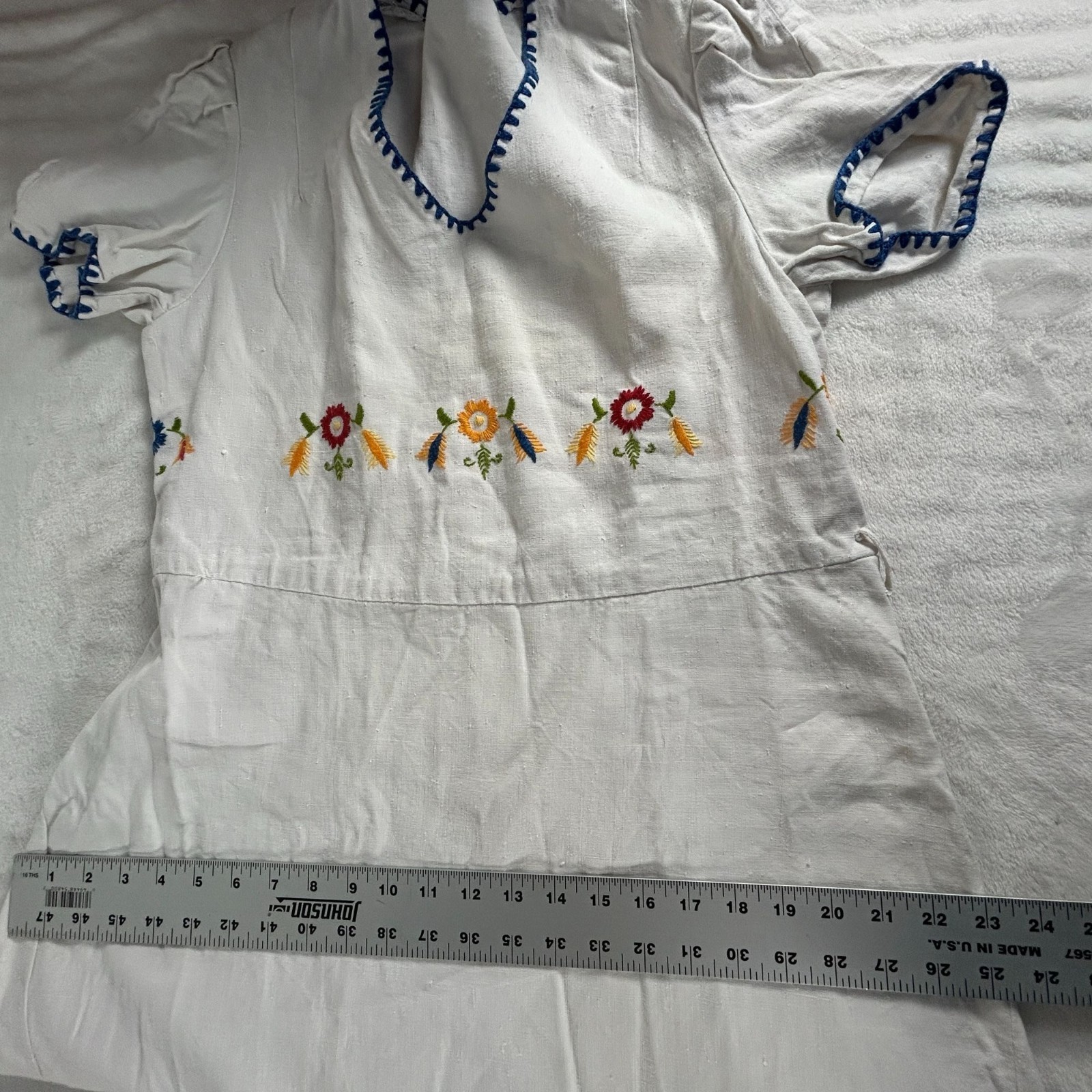 Vintage Womens White Embroidered Floral Cotton Dress V-Neck Short Sleeve