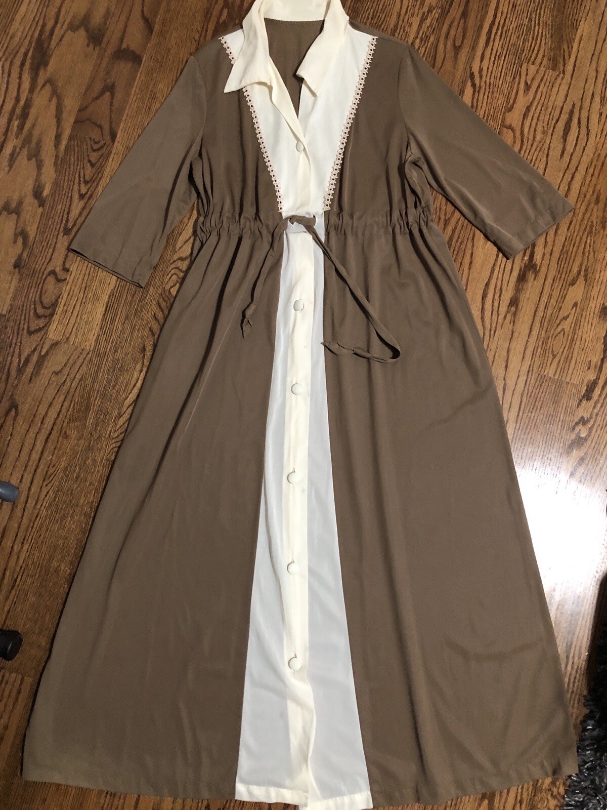 Vintage Nylon Loungewear Robe Brown Cream Nylon 60s 70s Boho Neutrals