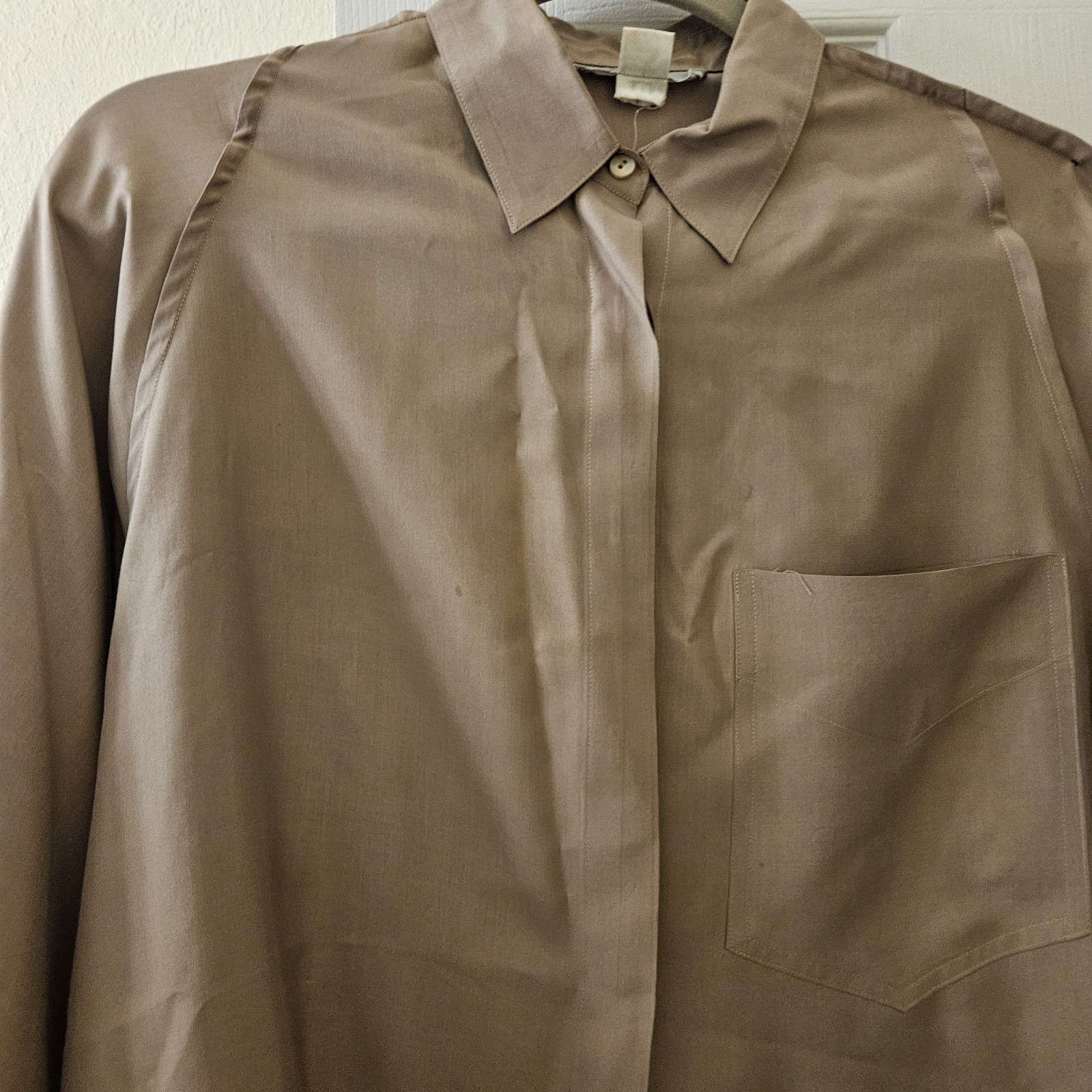 Jerry Regenbogen Vintage Office Neutral 100% Silk Button Small Flaw Shirt 10