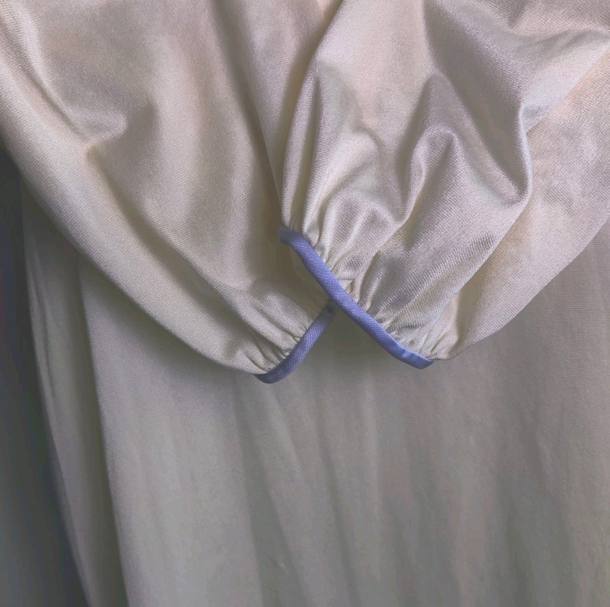 Vintage 1980’s Vanity Fair Nightgown Full Length Nightgown Med Art Deco *Read