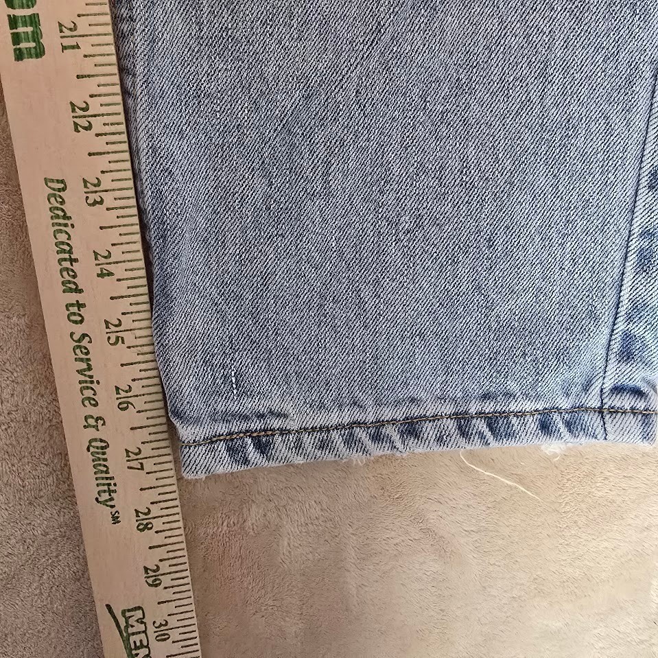 Vintage 90’s Levis 550 Relaxed Tapered Light Wash Jeans Womens 16 Short 1257