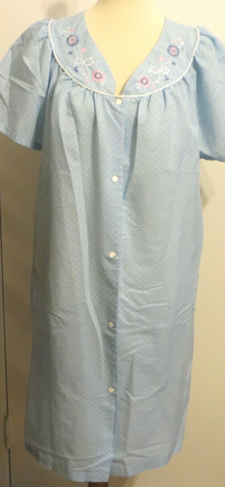It’s a Charm Housedress Robe Vintage Look Womens M/L Blue White Dots Floral Snap