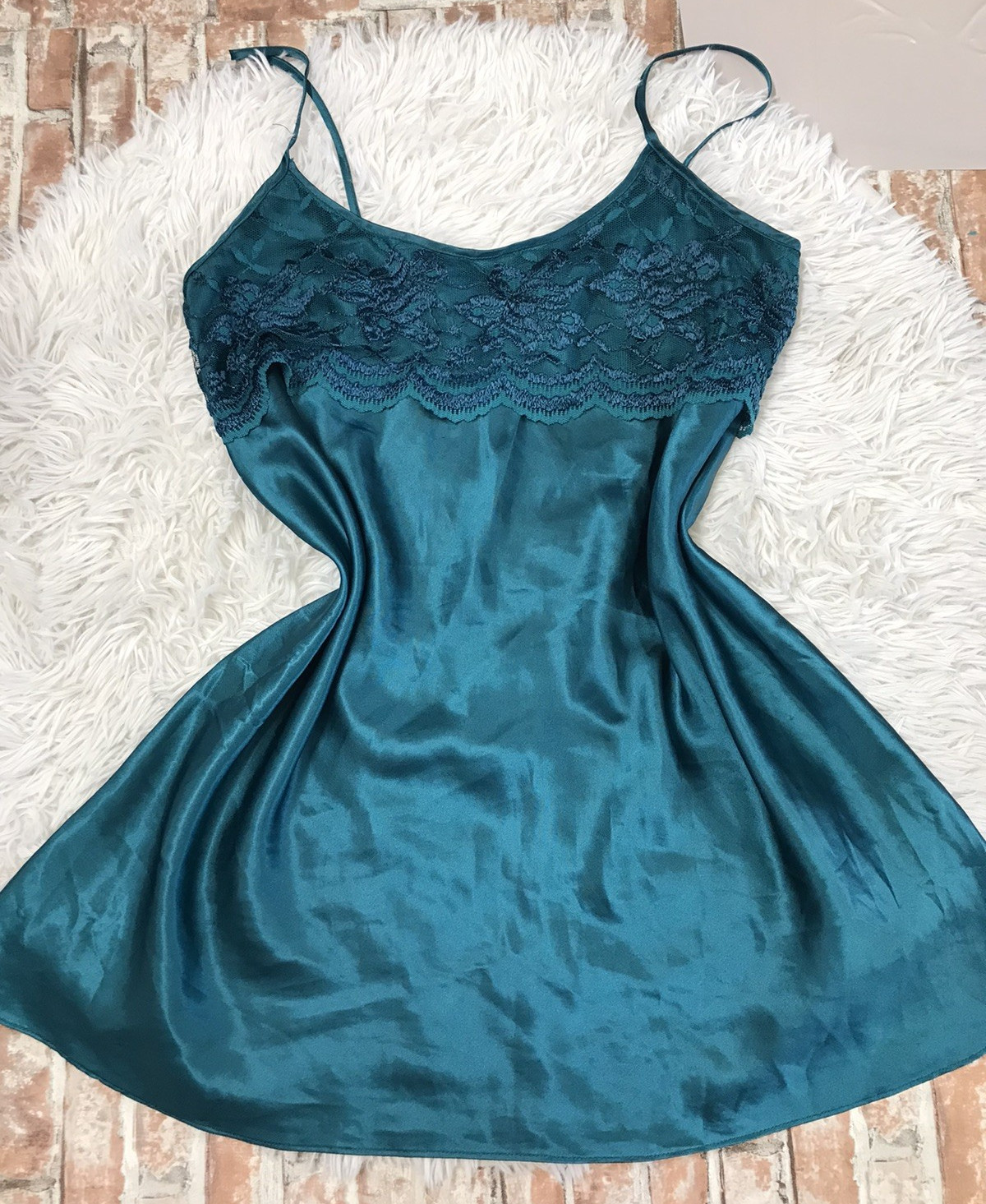 Private Luxuries Green/Blue Shiny Satin Embroidery Lace Trim Nightie Nightgown M