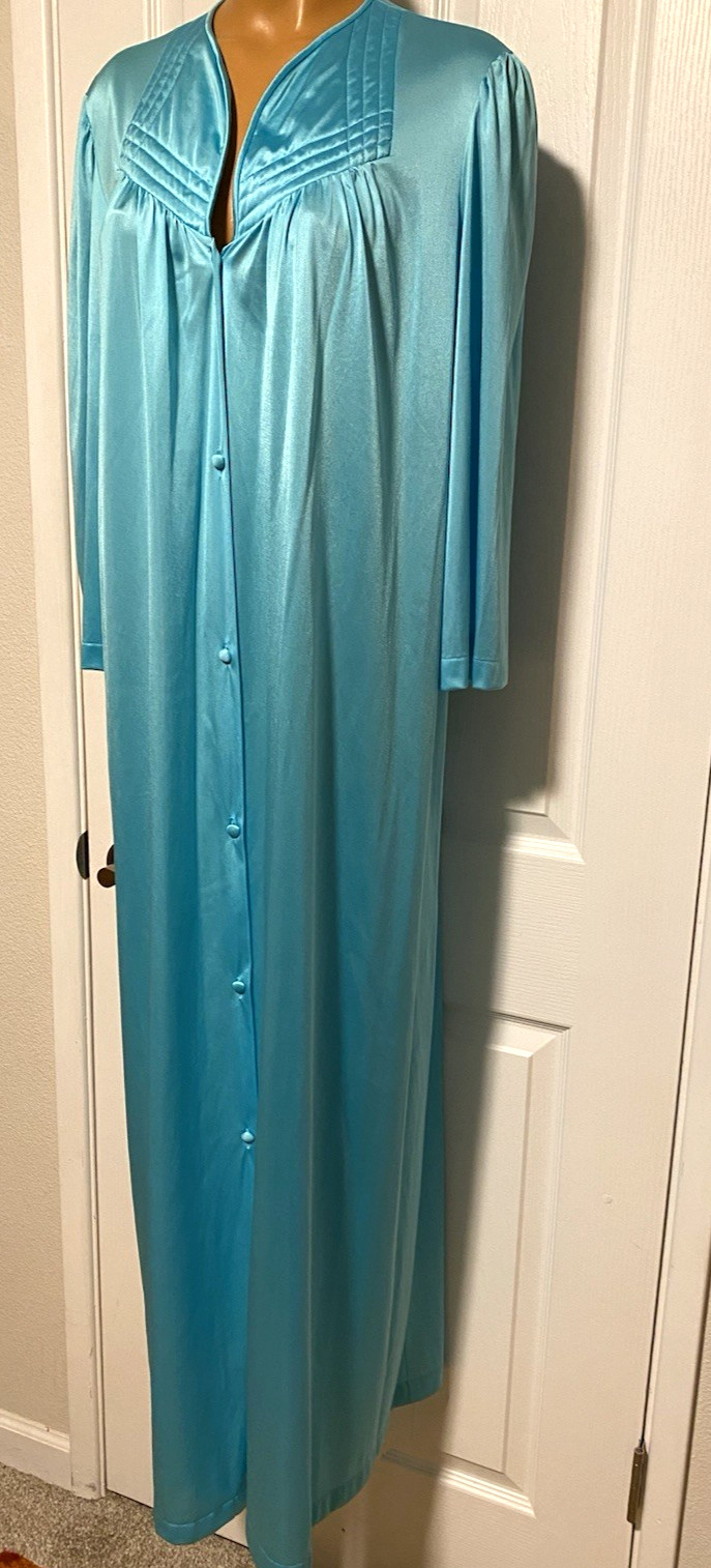 VTG 60’s VANITY FAIR TURQUOISE BLUE W/ QUILTED YOKE BUTTON DOWN LONG ROBE SZ M