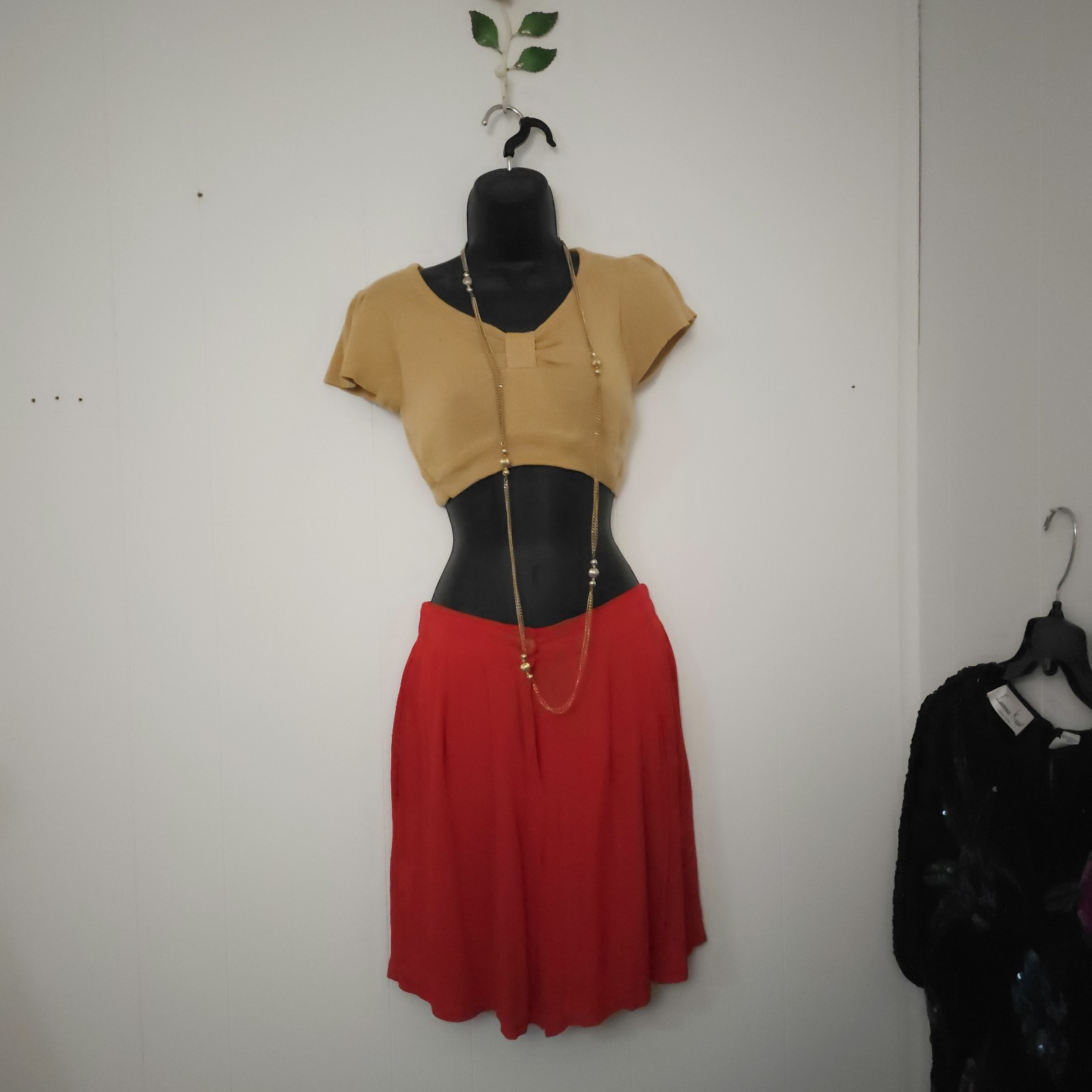Vtg Red Flowy Shorts Rayon USA Sm/Med Pleated 1980s Fairy Glam Classic Stretch