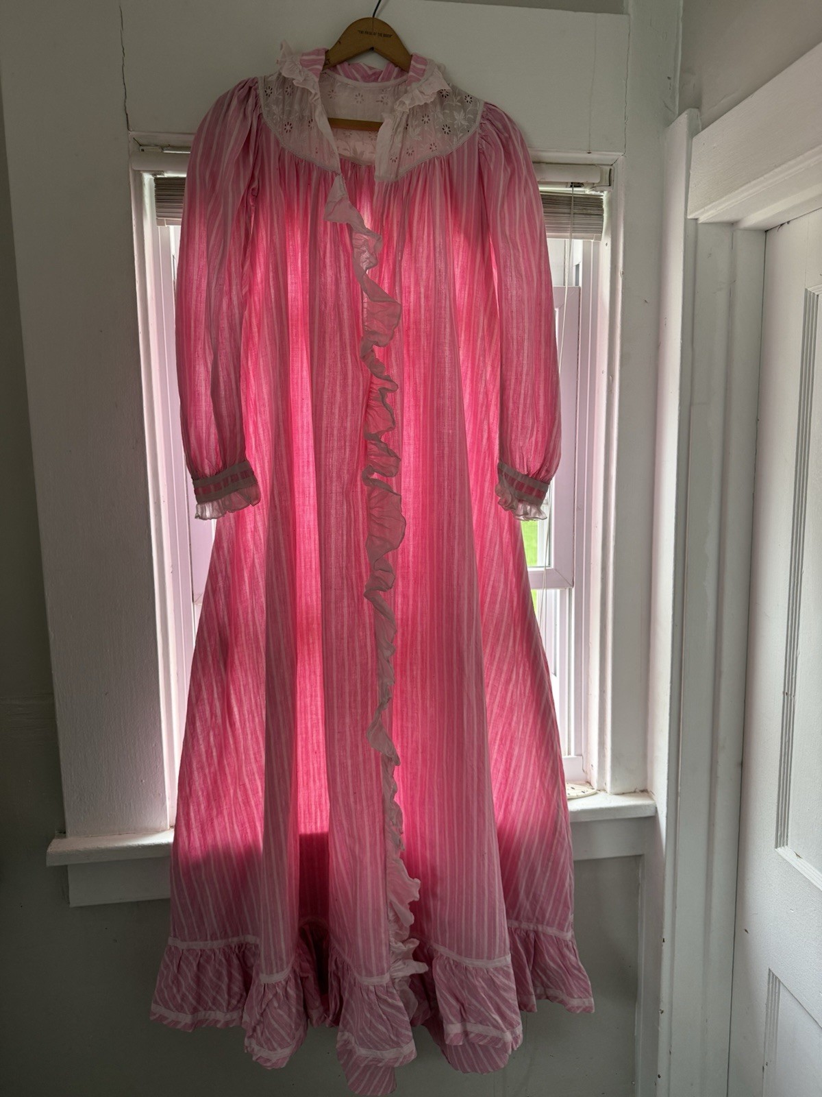 Antique Handmade Pink Striped Dressing Gown Robe In Heavy Cotton With Lace M