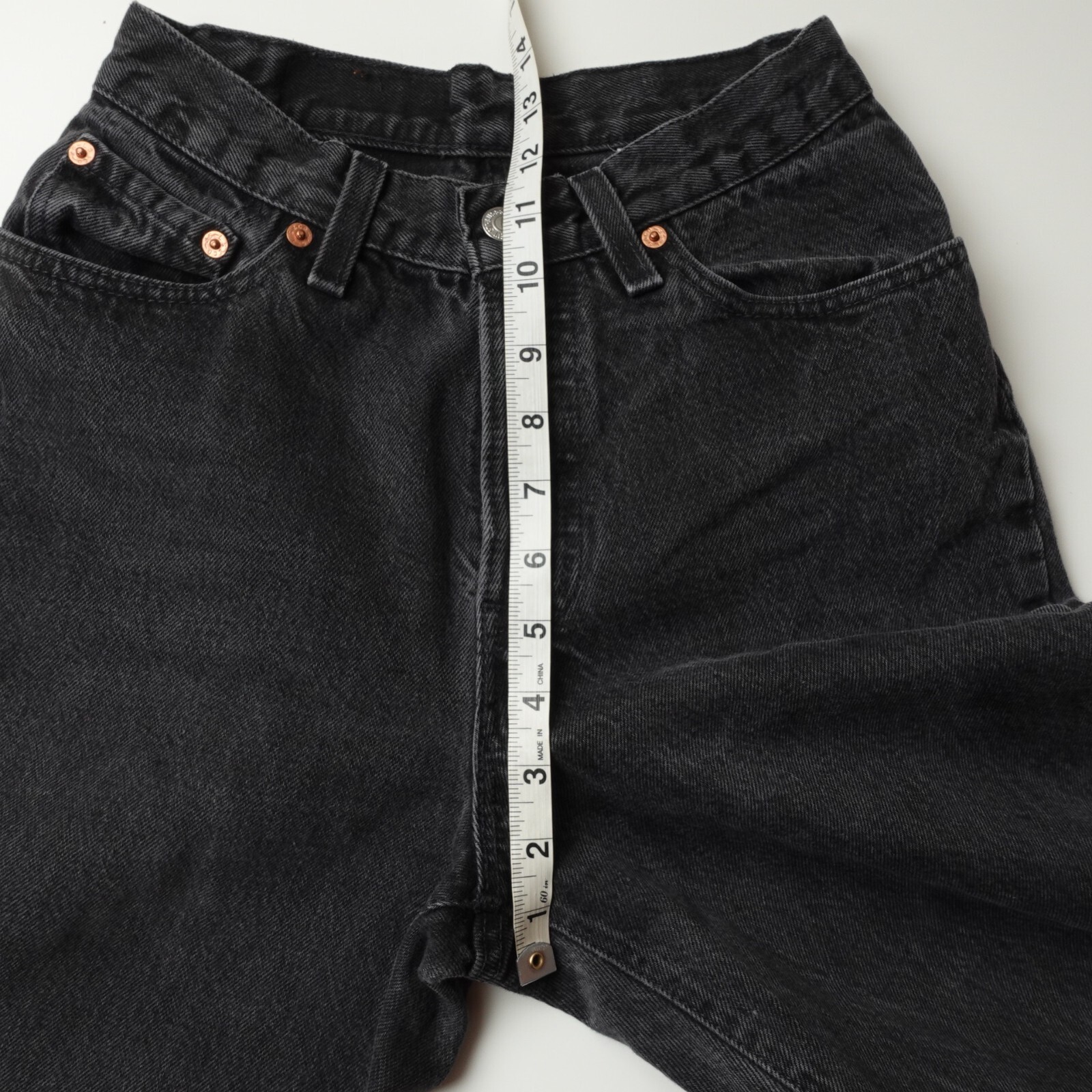 Vintage 90s Levi’s 501 18501-0660 Womens Black Denim Jeans Made in USA 5 L 24×33