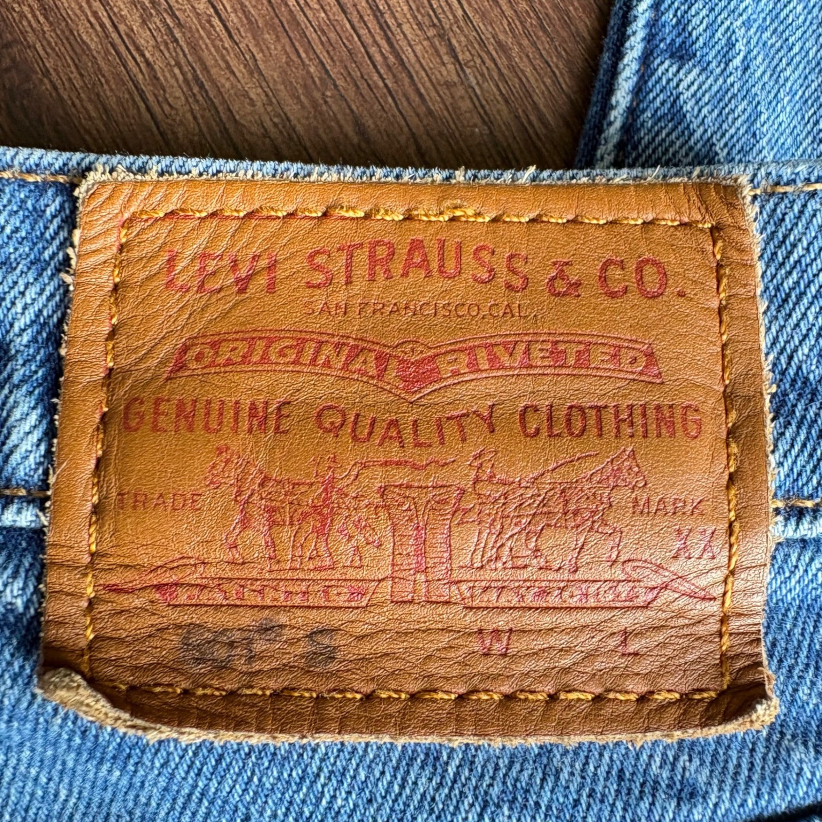 ♾️Levi’s Premium 501 Skinny Jeans Women’s W26 L30 Vintage Style Button-Fly♾️